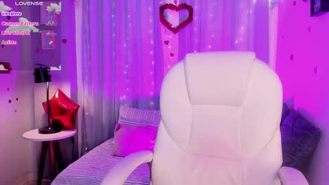 Coral Stefani online show from March 7, 2025, 8:13 am