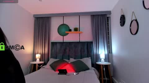 Coral Stefani online show from October 6, 2025, 4:54 am