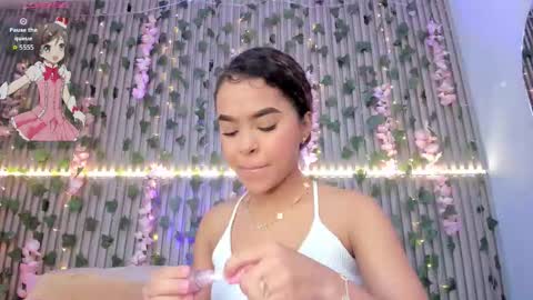 coralineross_ online show from November 24, 2025, 10:59 am