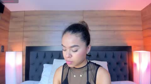 coralineross_ online show from January 8, 2026, 10:39 am