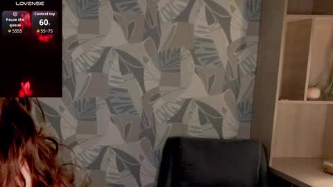 Leya online show from November 3, 2025, 1:19 am