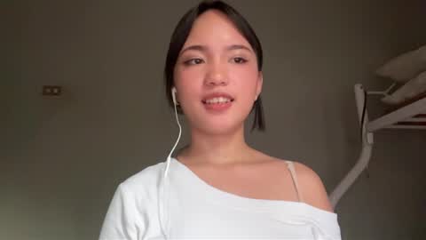 Bella online show from May 22, 2026, 8:42 am