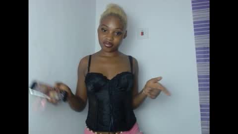 Snapshot of cornxcunt chatting on November 2, 2025, 4:04 am cornxcunt online show from November 2, 2025, 4:04 am