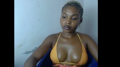 Snapshot of cornxcunt chatting on December 18, 2025, 4:24 pm cornxcunt online show from December 18, 2025, 4:24 pm