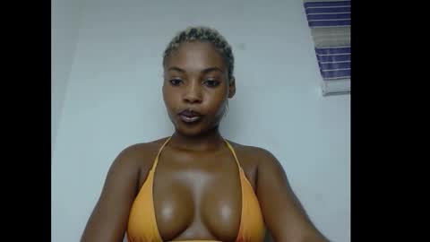 Snapshot of cornxcunt chatting on December 19, 2025, 7:10 pm cornxcunt online show from December 19, 2025, 7:10 pm