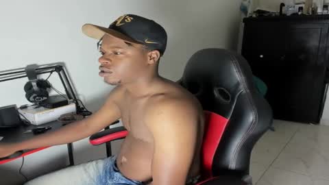 Snapshot of corvis_xnc0012 chatting on February 21, 2025, 11:11 am Corvis Xnc0012 online show from February 21, 2025, 11:11 am