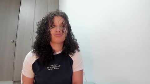 Snapshot of cositarika__ chatting on October 6, 2025, 1:41 pm Lunita online show from October 6, 2025, 1:41 pm