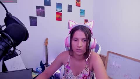 Snapshot of cositarika__ chatting on February 3, 2026, 3:17 pm Lunita online show from February 3, 2026, 3:17 pm