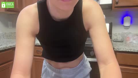 Snapshot of cosmicdreamz chatting on September 28, 2025, 1:05 pm BrittanyRose online show from September 28, 2025, 1:05 pm