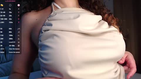 Luna online show from January 9, 2025, 1:35 pm