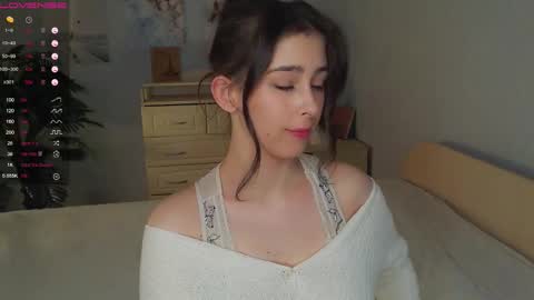 Luna online show from December 4, 2025, 3:21 pm