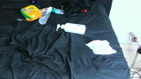 Snapshot of couple_gold69 chatting on February 19, 2025, 12:33 pm Andrea and Scott online show from February 19, 2025, 12:33 pm