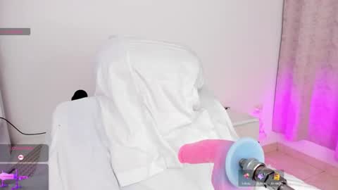 Maria  online show from November 7, 2025, 2:44 am