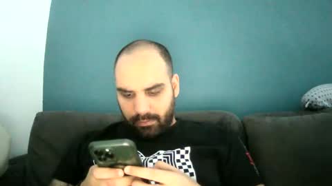 Snapshot of couplefun9198 chatting on February 12, 2025, 12:27 am couplefun9198 online show from February 12, 2025, 12:27 am