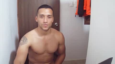 Snapshot of couplelovecolombia123 chatting on September 25, 2025, 2:48 am COUPLELOVE online show from September 25, 2025, 2:48 am