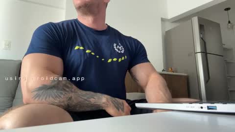 couplemuscle40 online show from September 30, 2025, 11:48 am