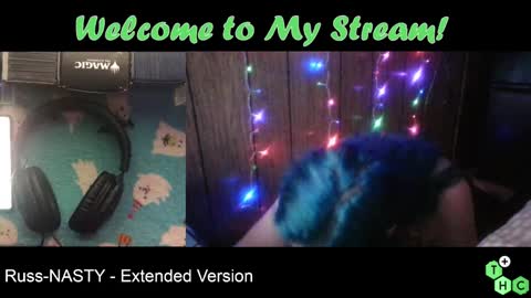 Snapshot of coupleofsinnerz chatting on October 8, 2025, 10:57 am coupleofsinnerz online show from October 8, 2025, 10:57 am