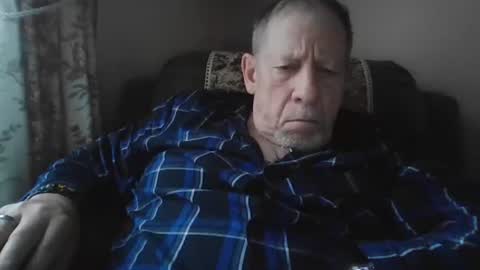 courieral1 online show from December 18, 2025, 9:15 am