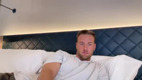 Courtney online show from March 8, 2025, 1:39 am