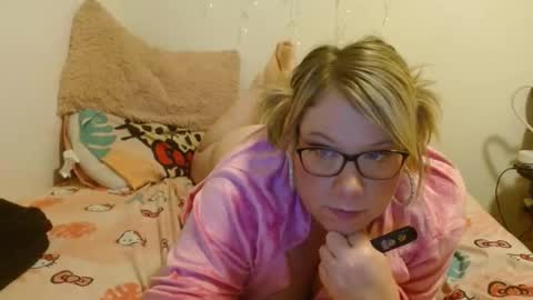 courtnylyn online show from February 1, 2025, 1:44 am