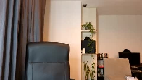 Snapshot of cowboylean chatting on February 4, 2025, 1:23 am cbl online show from February 4, 2025, 1:23 am