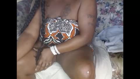 Snapshot of coykinks chatting on December 16, 2025, 5:07 pm Ebony Euphoria online show from December 16, 2025, 5:07 pm