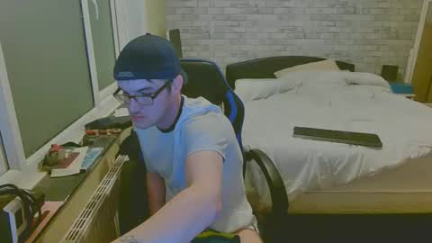 Cre8 craigy1605 TikTok craig..gray online show from March 3, 2025, 10:42 pm