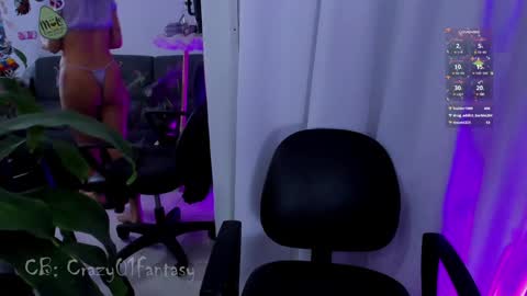 Snapshot of crazy01fantasy chatting on December 27, 2024, 7:40 am Laura online show from December 27, 2024, 7:40 am