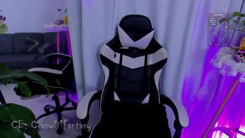 Snapshot of crazy01fantasy chatting on January 3, 2025, 5:06 am Laura online show from January 3, 2025, 5:06 am