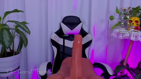 Snapshot of crazy01fantasy chatting on January 16, 2025, 9:05 am Laura online show from January 16, 2025, 9:05 am