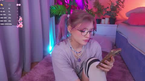 Snapshot of crazy__wine chatting on December 4, 2024, 1:14 am Sonya online show from December 4, 2024, 1:14 am