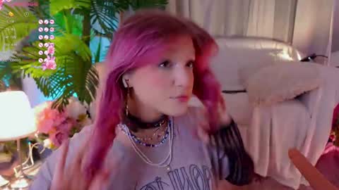 Snapshot of crazy__wine chatting on February 15, 2025, 2:44 pm Sonya online show from February 15, 2025, 2:44 pm