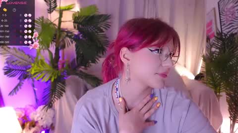 Snapshot of crazy__wine chatting on March 8, 2025, 6:37 pm Sonya online show from March 8, 2025, 6:37 pm