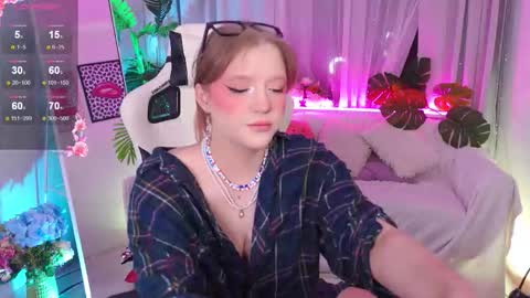 Snapshot of crazy__wine chatting on September 28, 2025, 1:11 am Sonya online show from September 28, 2025, 1:11 am