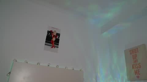 crazy sweetie online show from December 22, 2025, 8:33 am