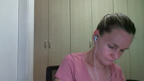 Anny online show from February 11, 2025, 8:52 pm