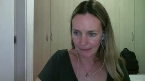 Anny online show from February 18, 2025, 9:09 pm