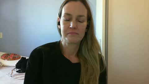 Anny online show from September 29, 2025, 12:21 pm