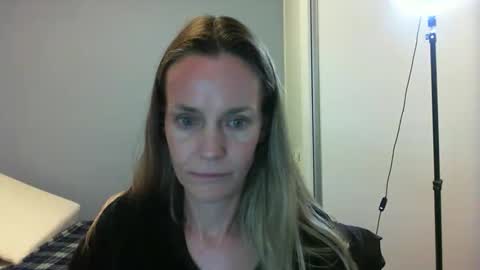 Anny online show from October 22, 2025, 10:53 pm