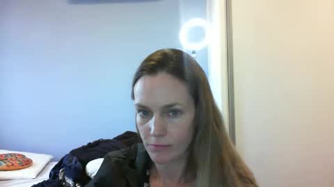 Anny online show from October 30, 2025, 10:49 am