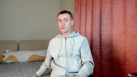 Snapshot of crazybottom99 chatting on November 6, 2025, 6:09 pm Alex online show from November 6, 2025, 6:09 pm