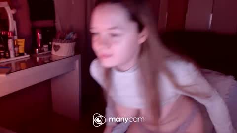 Snapshot of crazydollelf chatting on December 11, 2024, 3:15 pm Camille online show from December 11, 2024, 3:15 pm