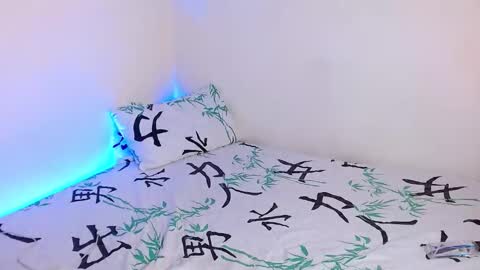 Mely online show from September 29, 2025, 4:06 am