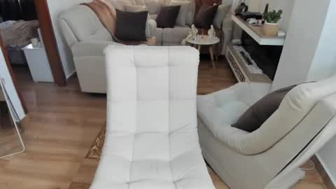 LAURA online show from February 25, 2026, 12:15 pm