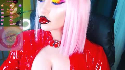 Roxy online show from October 14, 2025, 3:57 pm