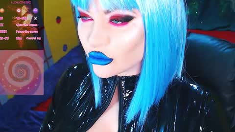 Roxy online show from December 19, 2025, 2:57 pm