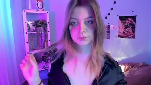 Snapshot of crazysound chatting on February 13, 2026, 1:18 pm Alice online show from February 13, 2026, 1:18 pm