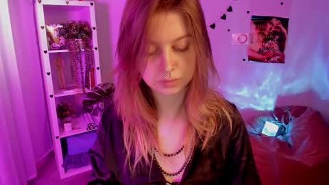 Snapshot of crazysound chatting on February 17, 2026, 1:18 pm Alice online show from February 17, 2026, 1:18 pm