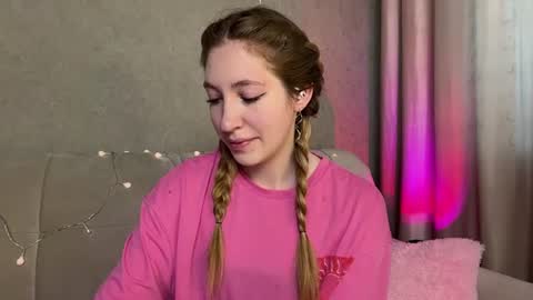 Snapshot of creammberryyy chatting on July 30, 2026, 7:40 am Stesha Join my fan clubsurprise online show from July 30, 2026, 7:40 am