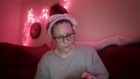 creammenow1229 online show from February 1, 2025, 5:18 am